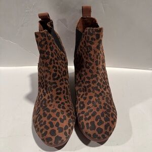 Toms Womens Kelsey Brown Suede Pull On Round Toe Chelsea Boots Shoes Size 8